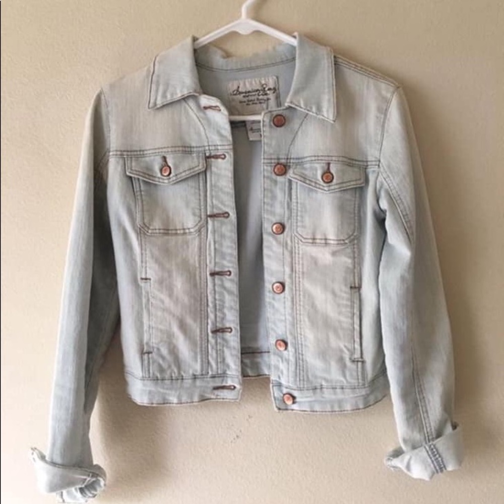 XS light wash denim jacket